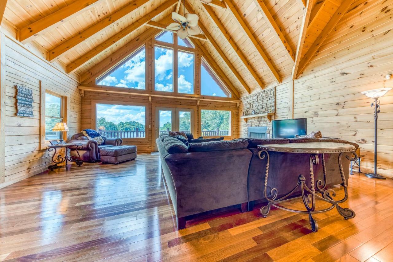 Majestic Lakefront Lodge 세비어빌 외부 사진