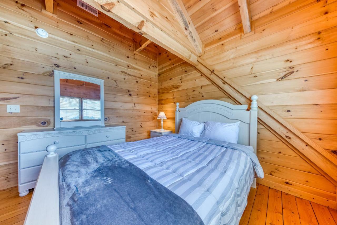 Majestic Lakefront Lodge 세비어빌 외부 사진