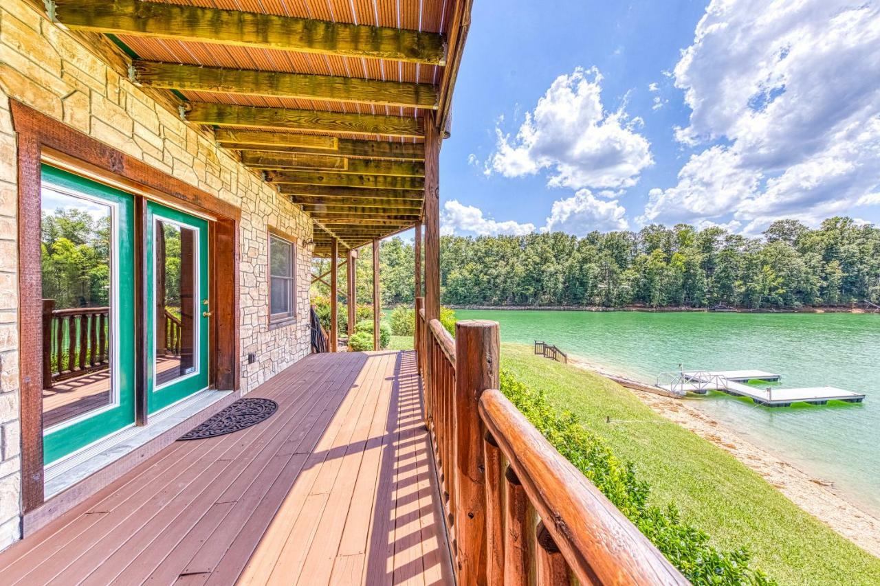 Majestic Lakefront Lodge 세비어빌 외부 사진