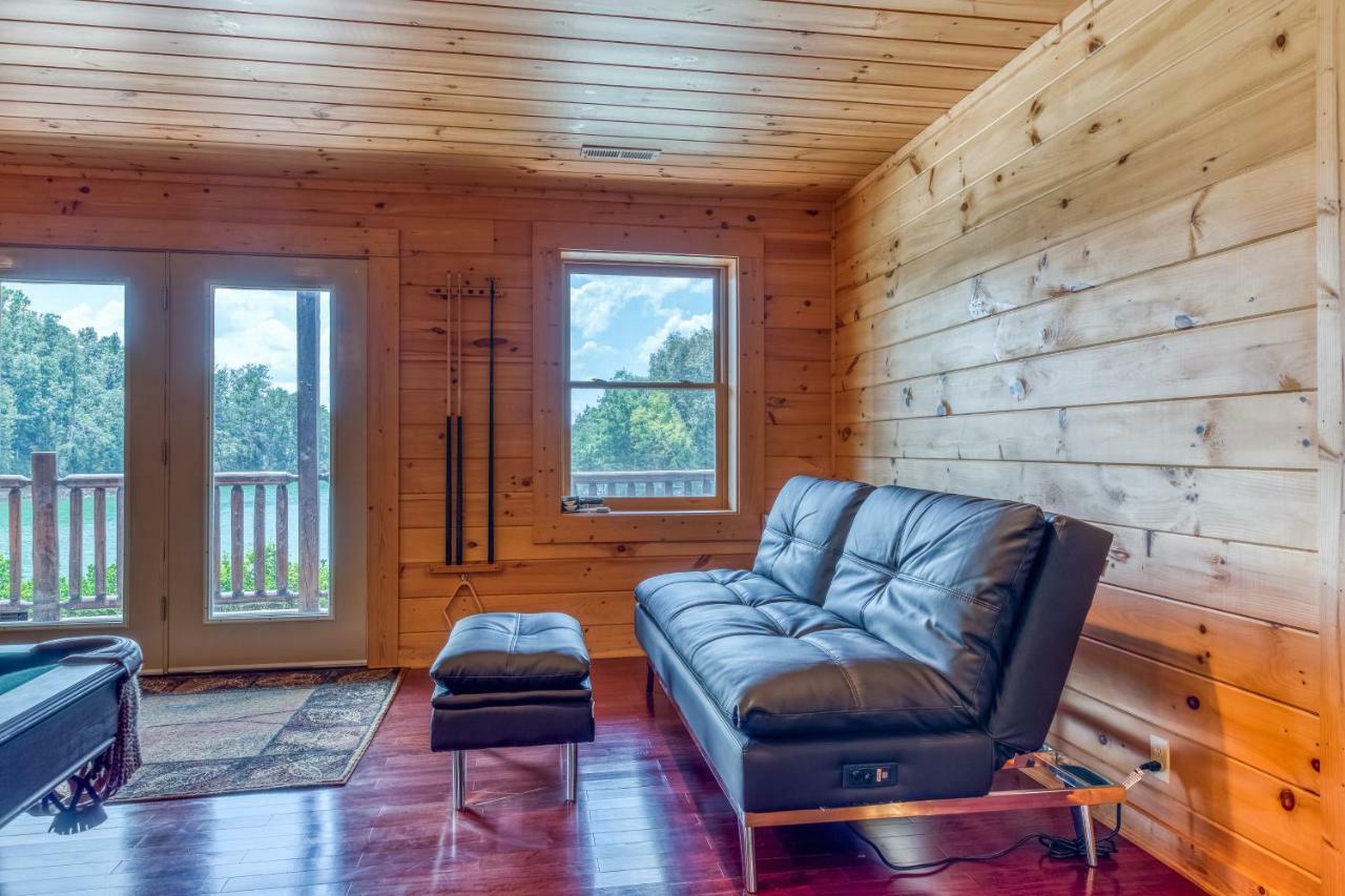 Majestic Lakefront Lodge 세비어빌 외부 사진