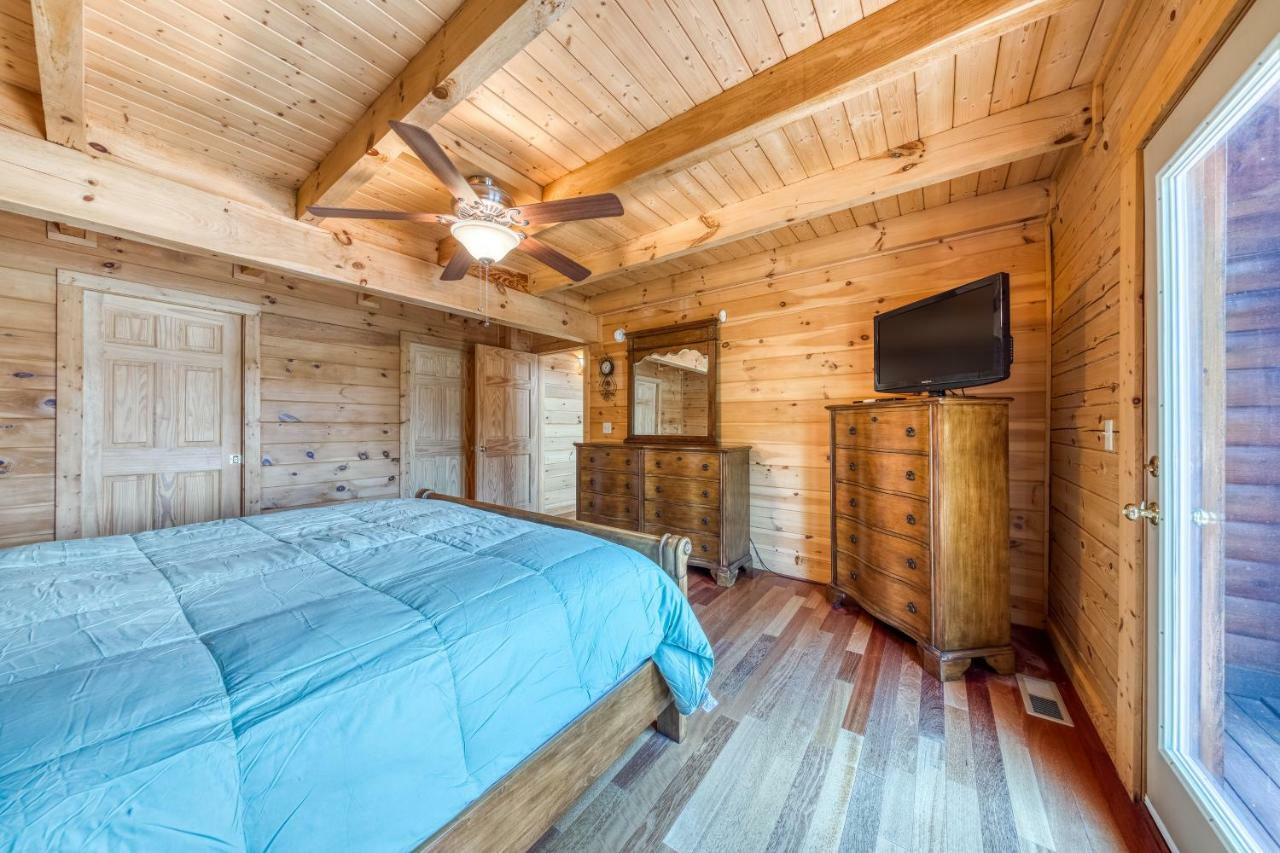 Majestic Lakefront Lodge 세비어빌 외부 사진