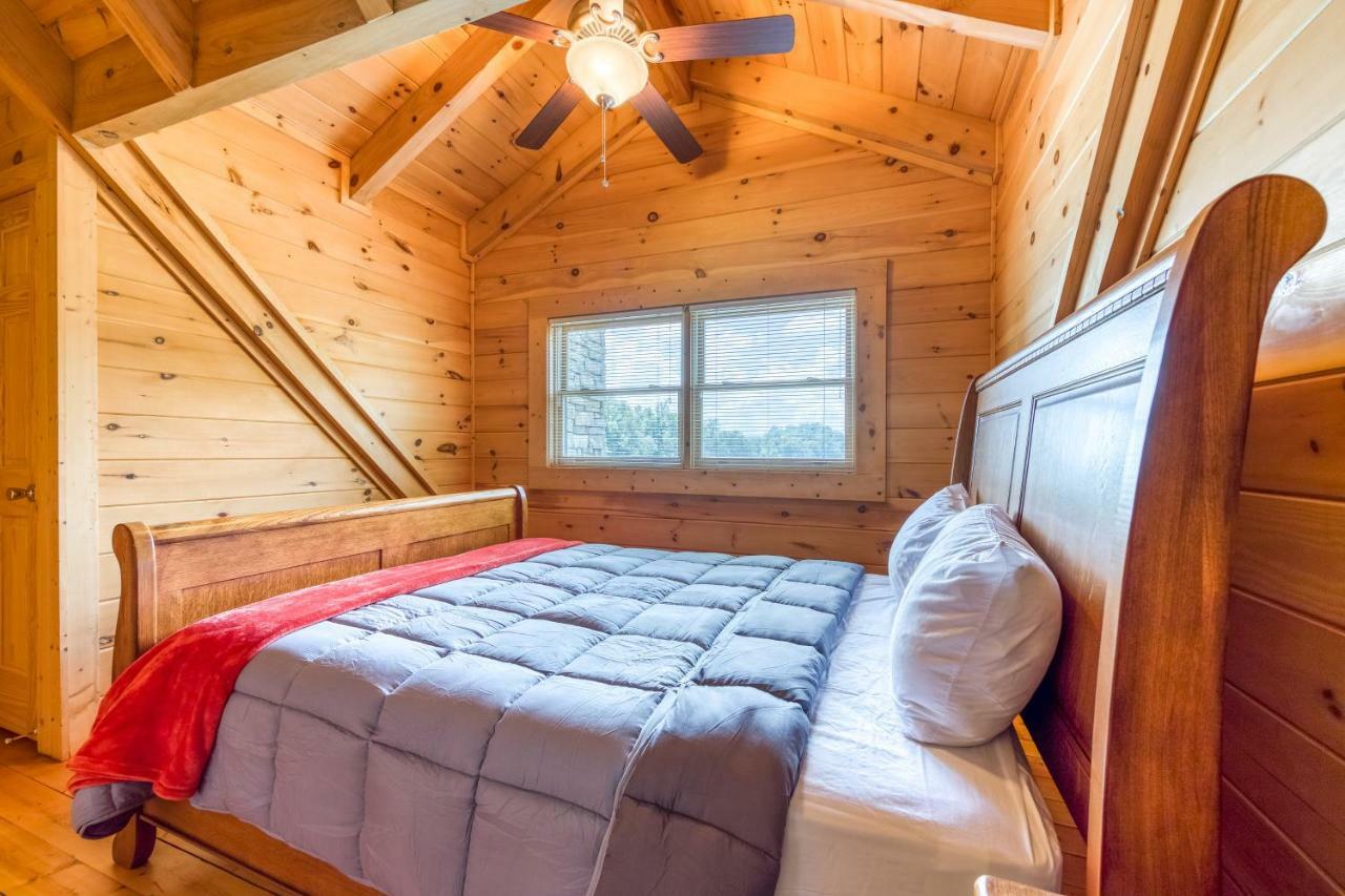 Majestic Lakefront Lodge 세비어빌 외부 사진