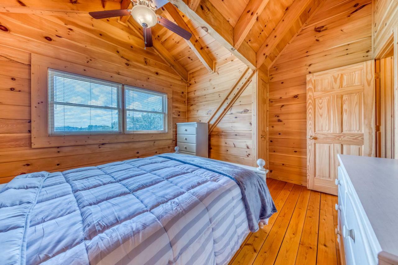 Majestic Lakefront Lodge 세비어빌 외부 사진