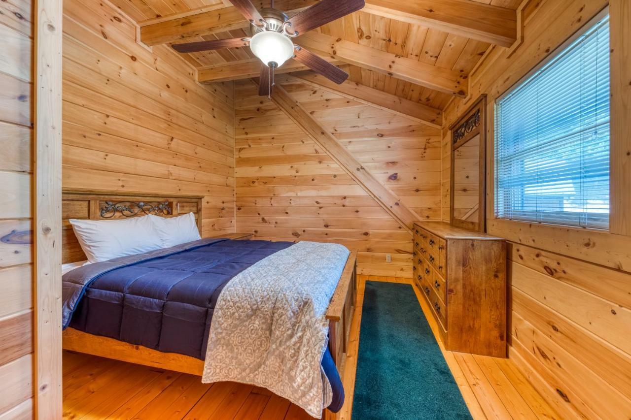 Majestic Lakefront Lodge 세비어빌 외부 사진