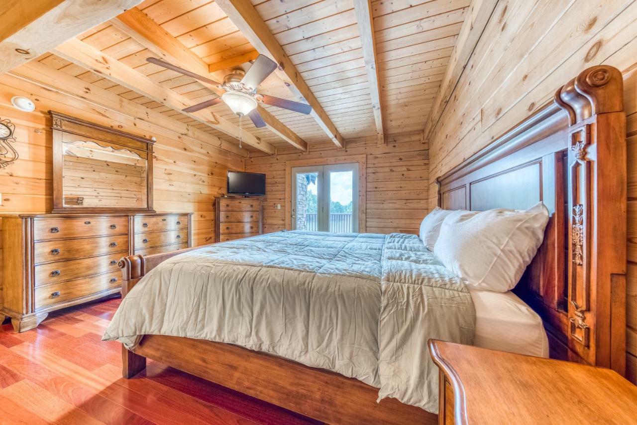 Majestic Lakefront Lodge 세비어빌 외부 사진