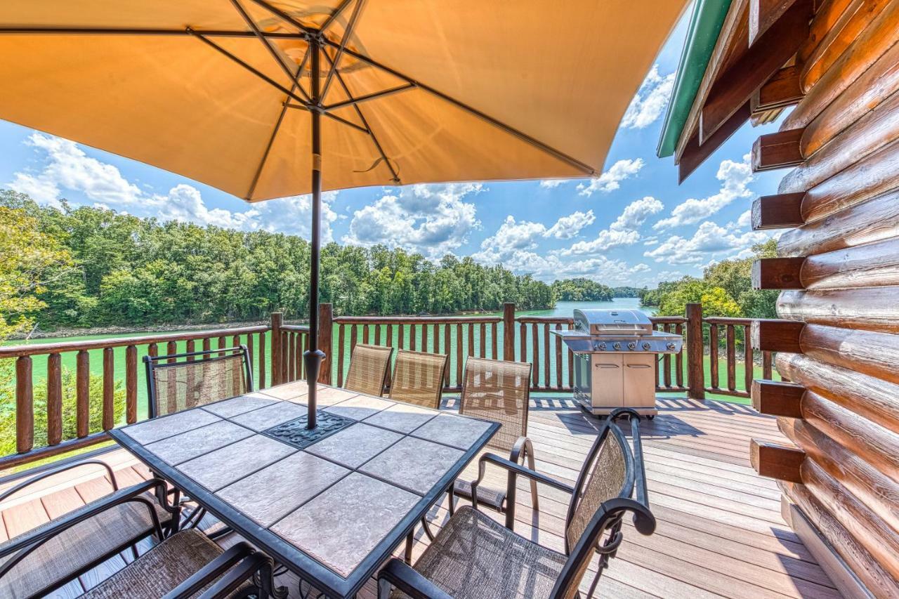 Majestic Lakefront Lodge 세비어빌 외부 사진