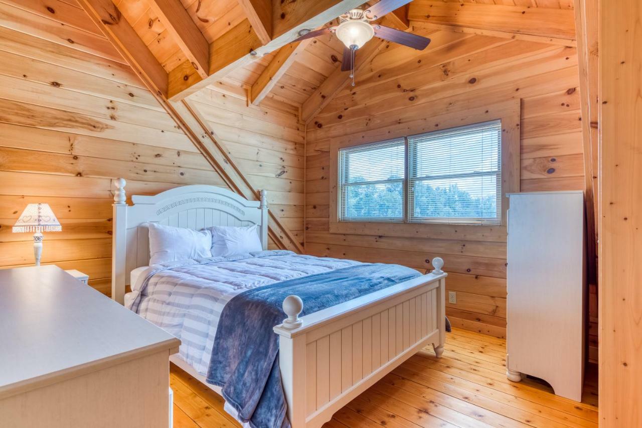 Majestic Lakefront Lodge 세비어빌 외부 사진