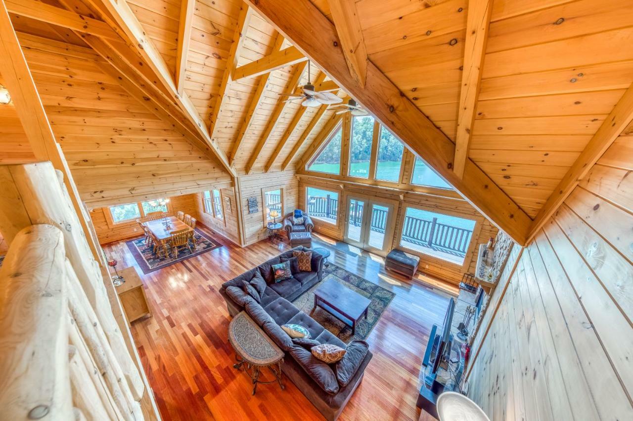 Majestic Lakefront Lodge 세비어빌 외부 사진